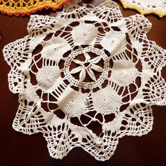 VTG lot of 4 Table Doily Lace Center Mat Dresser hand crochet White Orange - Picture 2 of 8